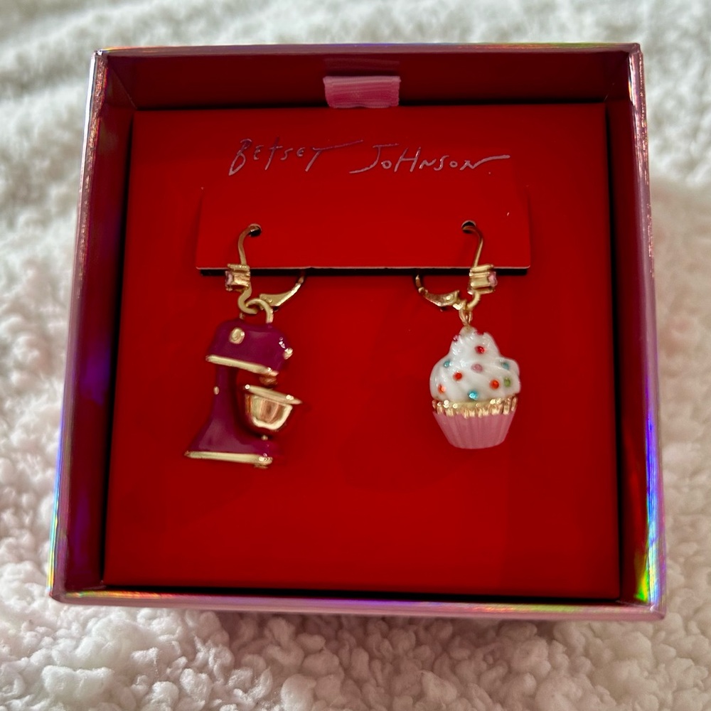 Mismatched Betsey Johnson Cupcake Mixer Dangle Earrings Easter Baker NIB